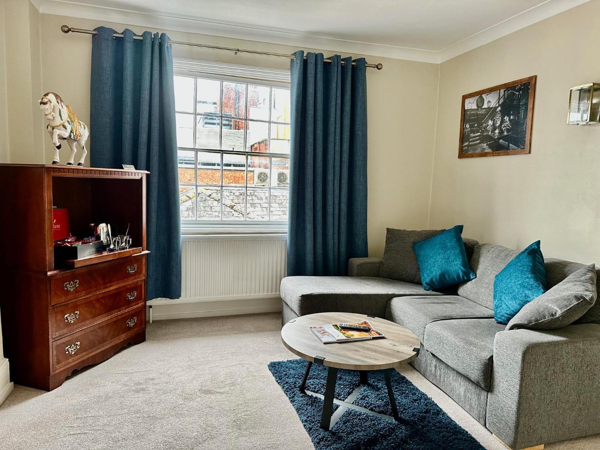 The Angel Posting House & Livery Guildford Ngoại thất bức ảnh